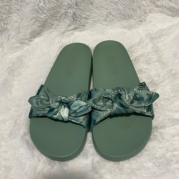 Pink by VS green slides satin knot tied top size 10 - Picture 3 of 5